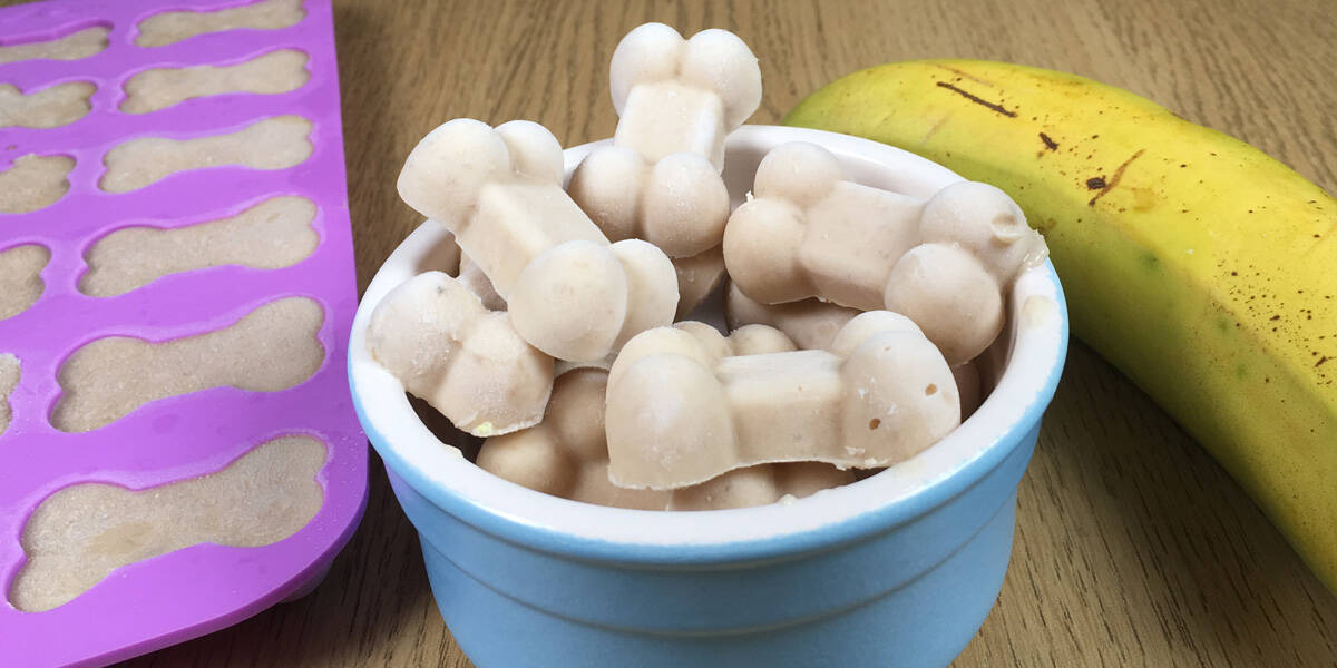 Peanut Butter & Banana Frozen Dog Treats - get the recipe!